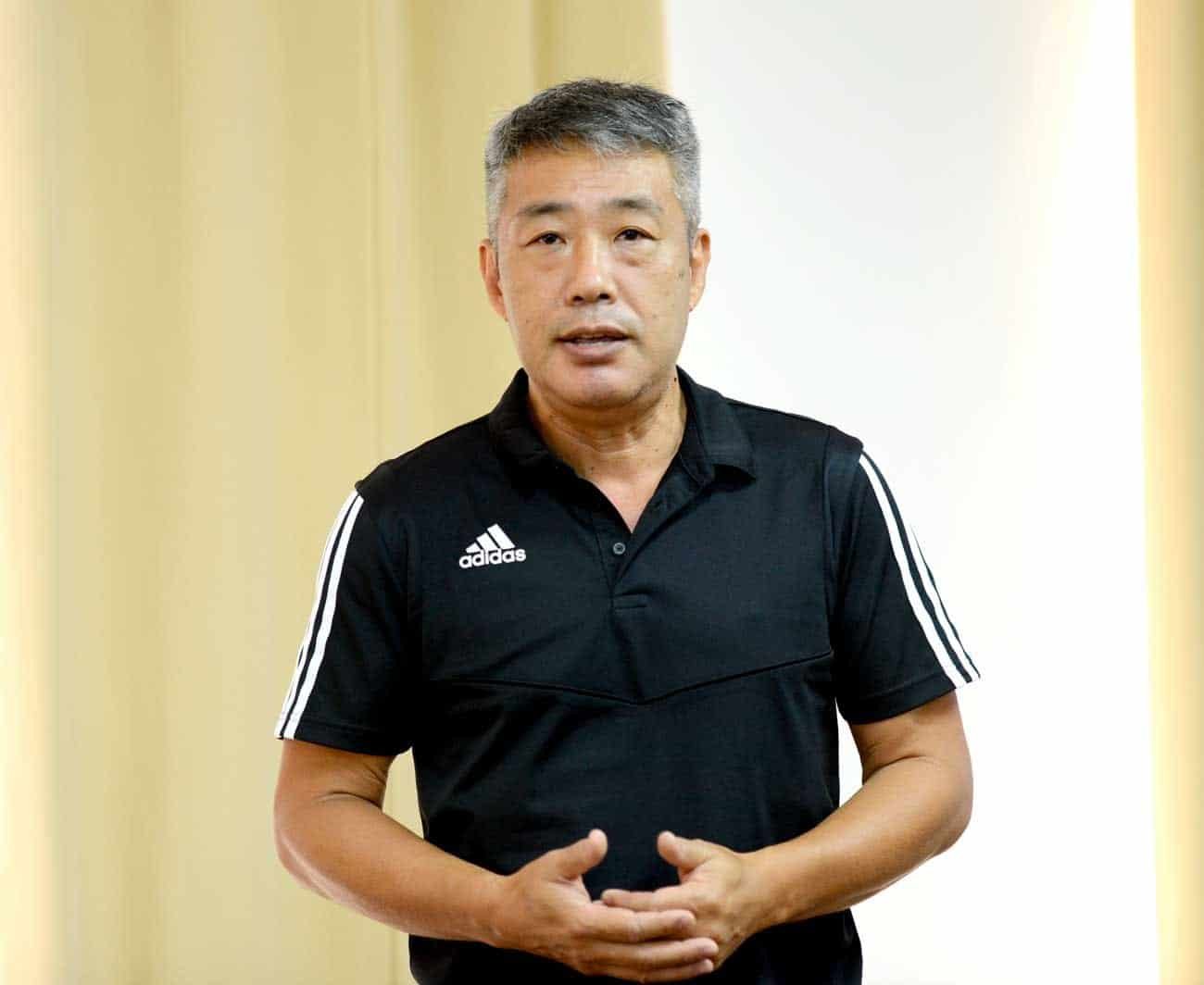 Sensei Takeshi faz explanação na reunião dos delegados de 2018 © Arquivo